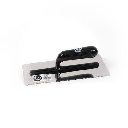 Frattazzo-in-acciaio-inox-con-denti-a-sega-da-4mm-GeoPaint